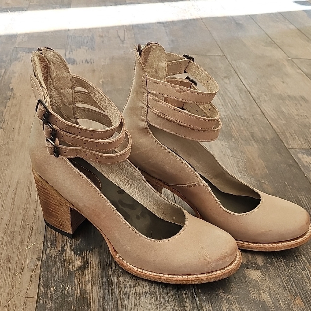 Freebird by Steven Pink/Tan Hue Heels